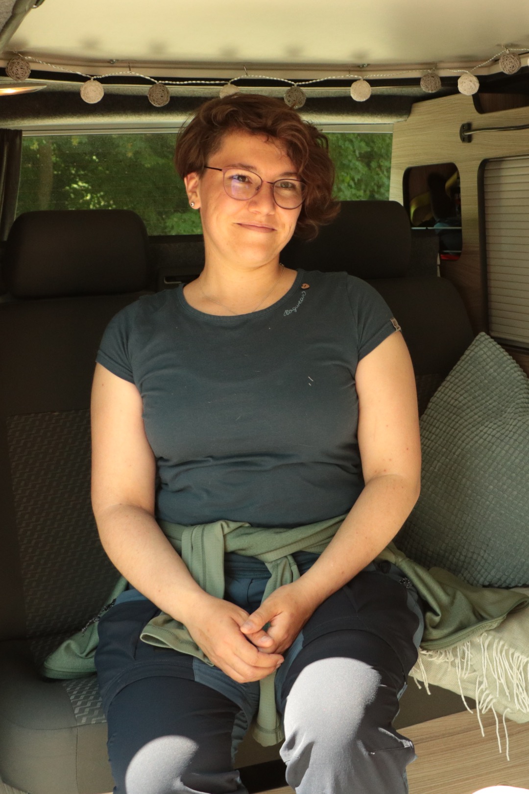 Coach Melanie Maier im mobilen Coachingraum für Kontakt